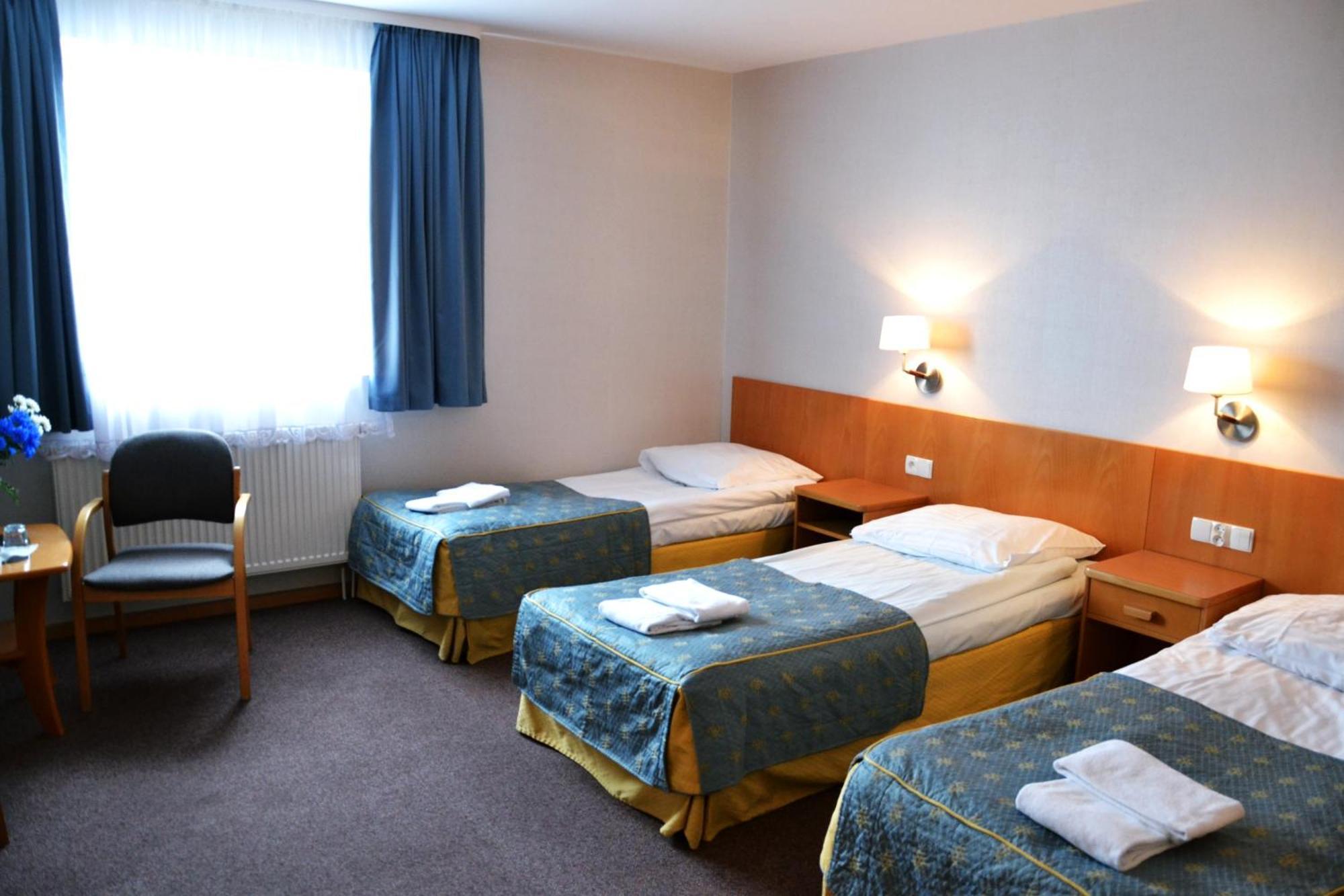 Hotel Orlik Płońsk Ruang foto